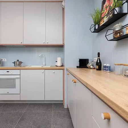 Zajezdnia Wrzeszcz By Renters Prestige Lägenhet Gdańsk